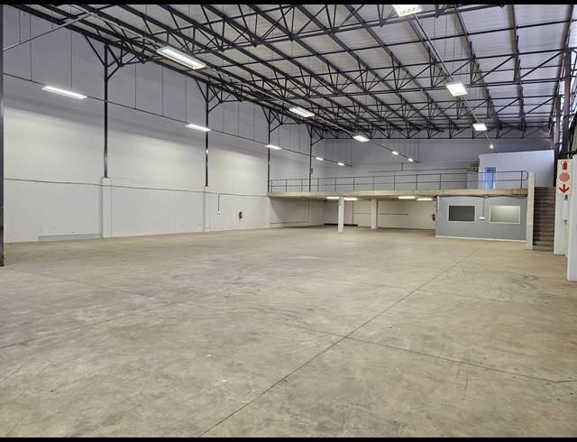 1,237M² WAREHOUSE TO LET IN LANSERIA